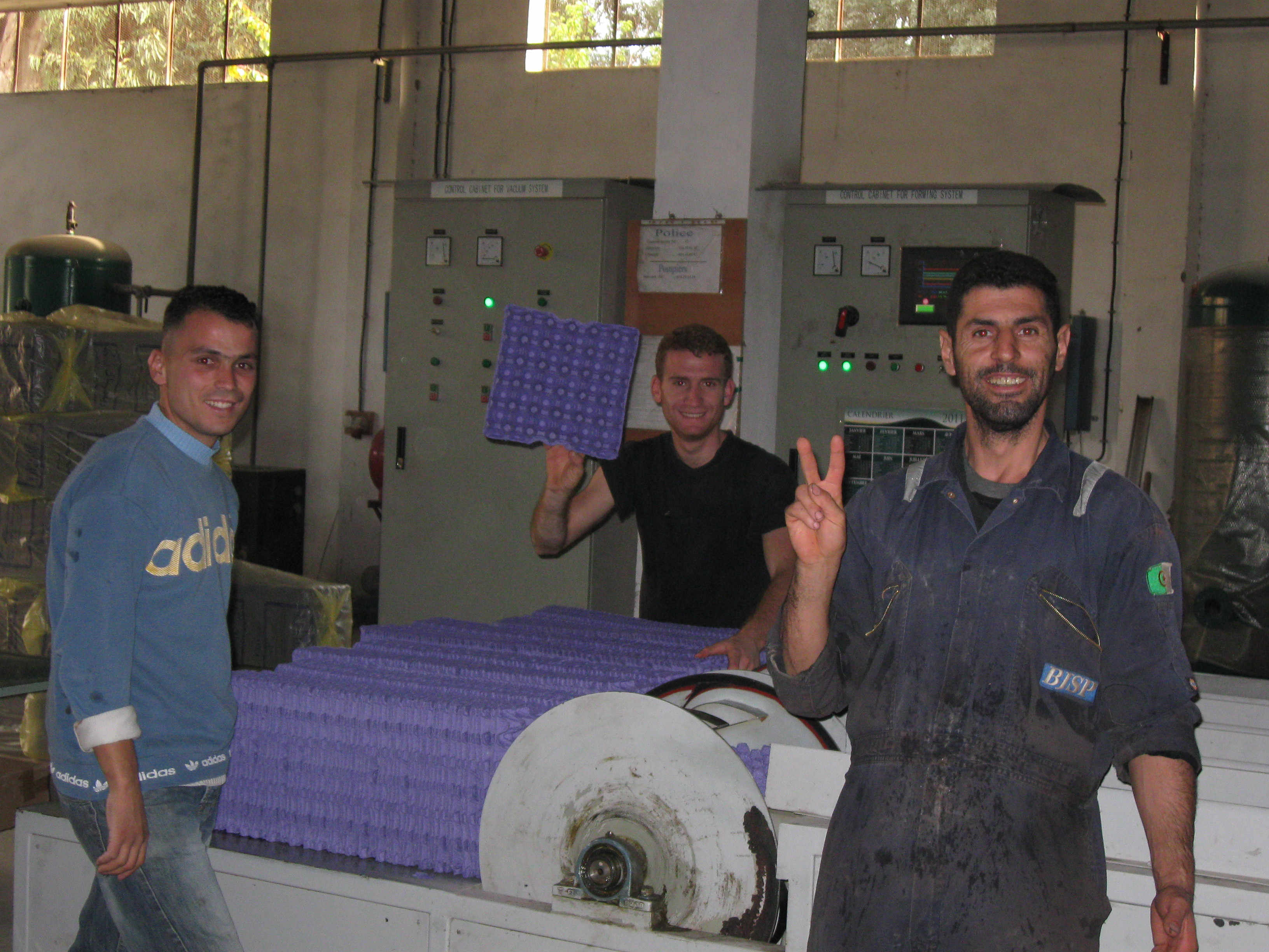 阿爾及利亞多層烘干線客戶(hù)安裝實(shí)例